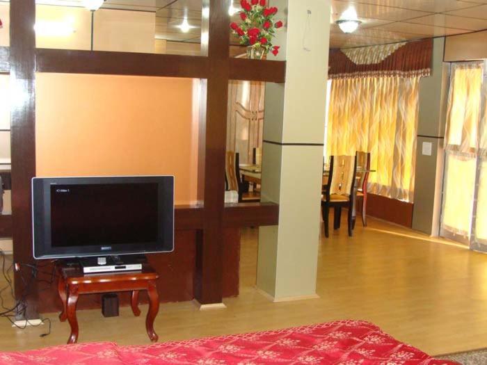 Hotel Crystal Palace Dhanaulti Exterior foto